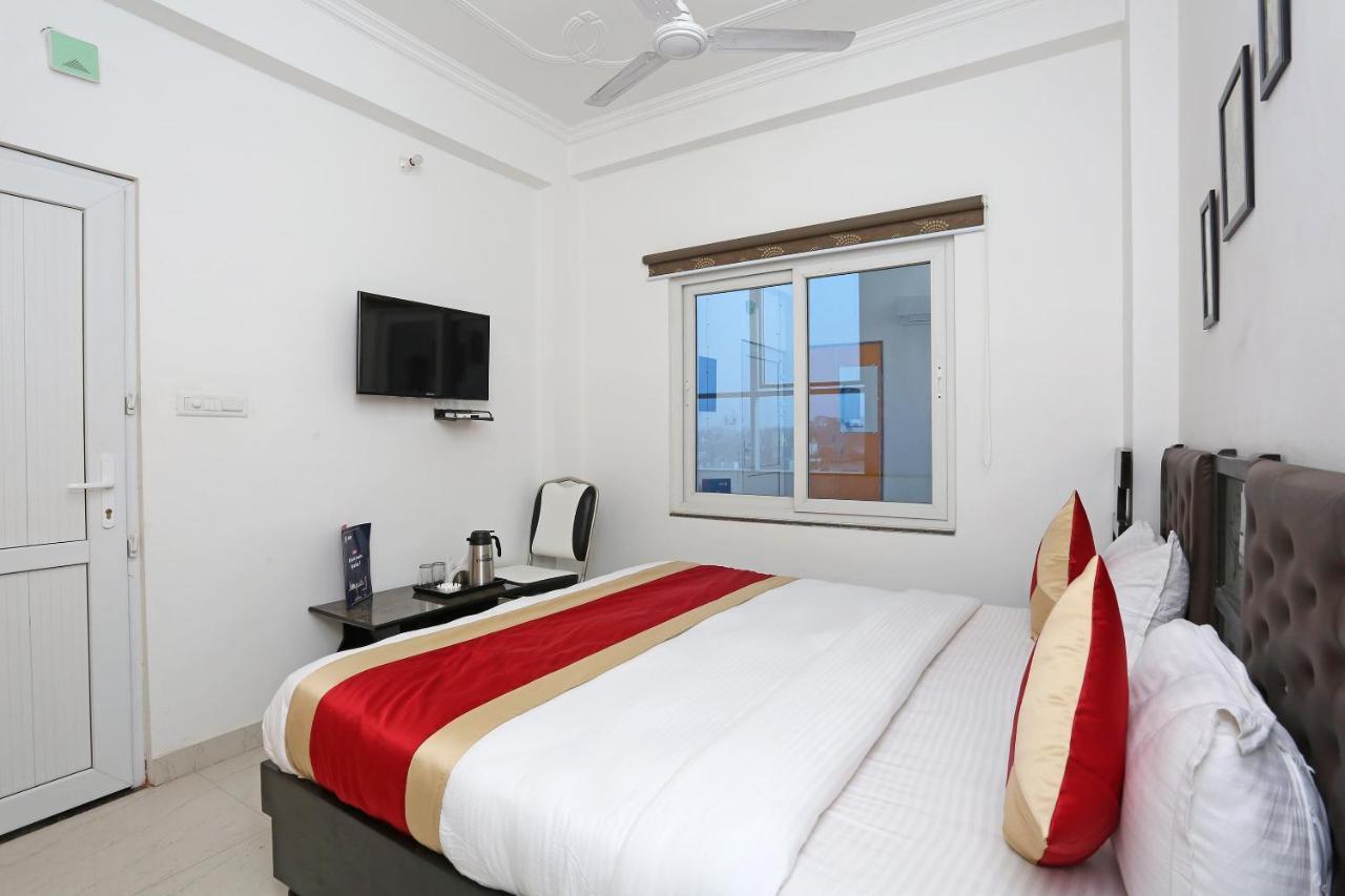 Oyo 11306 Ss Hotel Gorakhpur Exterior foto