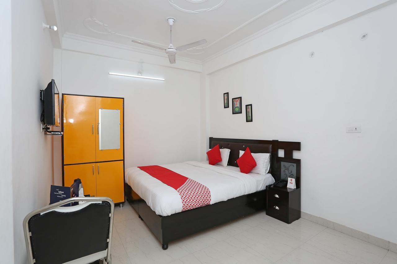 Oyo 11306 Ss Hotel Gorakhpur Exterior foto